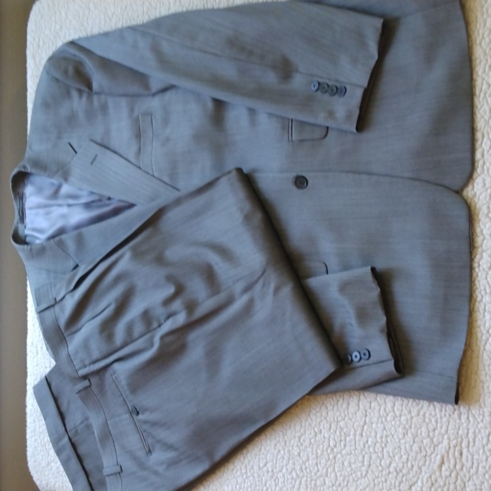Vitale Barberis Canonico/Tasso Elba Herringbone Gray Wool Suit 42R